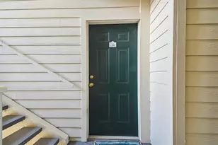1201 Bay Club Cir, Tampa, FL 33607 - Photo 2