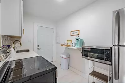 14060 Miramar Avenue, Saint Petersburg, FL 33708 - Photo 18