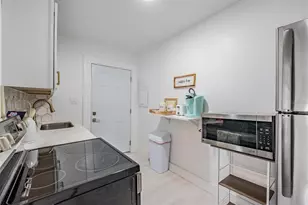 14060 Miramar Ave, Saint Petersburg, FL 33708 - Photo 18