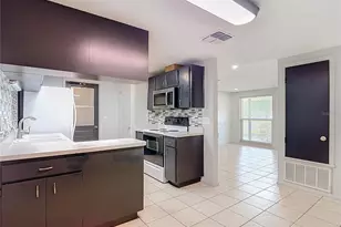 7916 Woodgrove Cir, Tampa, FL 33615 - Photo 16