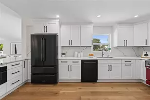 310 Park St N, Saint Petersburg, FL 33710 - Photo 24