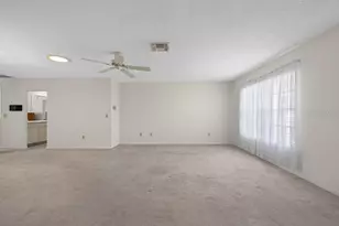 106 Silverbell Ct, Sun City Center, FL 33573 - Photo 4