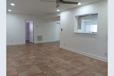 4864 Lake Charles Drive N, Kenneth City, FL 33709 - Photo 12