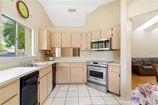 8160 Sturbridge Ct, Weeki Wachee, FL 34613 - Photo 8