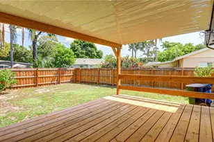 8110 Diagonal Rd N, Saint Petersburg, FL 33702 - Photo 12