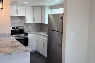 555 69th Ave, Saint Petersburg, FL 33706 - Photo 6