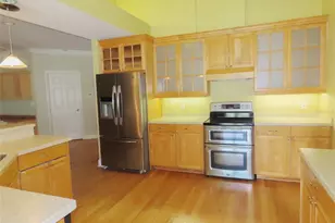 7555 Pine Valley Ln, Seminole, FL 33776 - Photo 4