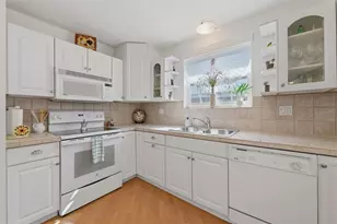 3810 37th St S, Saint Petersburg, FL 33711 - Photo 8