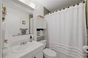 3810 37th St S, Saint Petersburg, FL 33711 - Photo 14