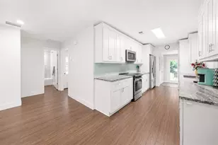726 38th Ave N, Saint Petersburg, FL 33704 - Photo 8