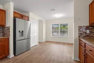 1550 Blossom Bayou Cir, Ruskin, FL 33570 - Photo 6