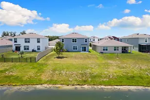 9728 Crescent Ray Dr, Wesley Chapel, FL 33545 - Photo 6
