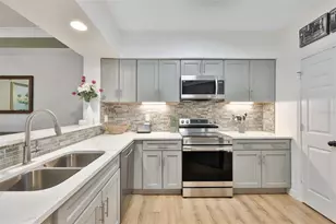 3312 Bay Club Cir, Tampa, FL 33607 - Photo 10