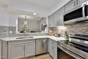 3312 Bay Club Cir, Tampa, FL 33607 - Photo 12