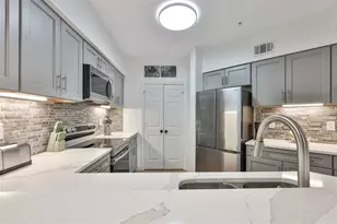 3312 Bay Club Cir, Tampa, FL 33607 - Photo 8