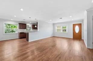 1920 64th Ave N, Saint Petersburg, FL 33702 - Photo 4