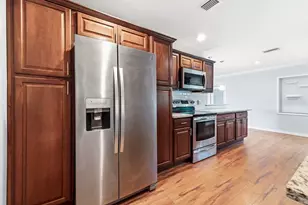 1920 64th Ave N, Saint Petersburg, FL 33702 - Photo 4