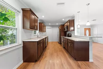 1920 64th Avenue N, Saint Petersburg, FL 33702 - Photo 6