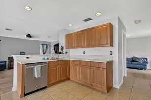 11850 Whisper Creek Dr, Riverview, FL 33569 - Photo 10