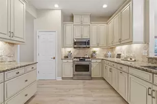 11209 Grand Park Ave, Riverview, FL 33578 - Photo 10