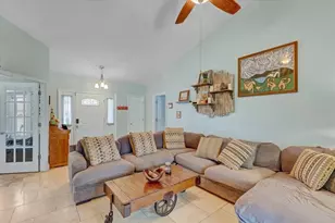 1907 Horseshoe Dr, Plant City, FL 33566 - Photo 8