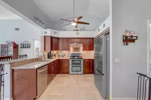 1907 Horseshoe Dr, Plant City, FL 33566 - Photo 10