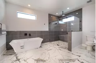 2303 W Ivy St, Tampa, FL 33607 - Photo 16