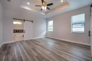 2303 W Ivy St, Tampa, FL 33607 - Photo 12