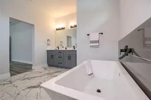2303 W Ivy St, Tampa, FL 33607 - Photo 18