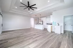 2303 W Ivy St, Tampa, FL 33607 - Photo 4