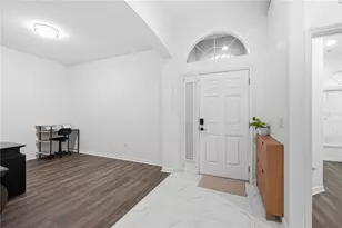 9821 Jasmine Brook Cir, Land O Lakes, FL 34638 - Photo 4