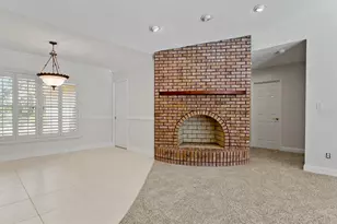 10206 Lakeview Dr, New Port Richey, FL 34654 - Photo 12