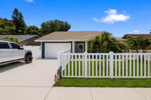 3122 Whispering Dr N, Largo, FL 33771 - Photo 2