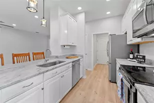 6052 Champions Gate Blvd, Zephyrhills, FL 33541 - Photo 16