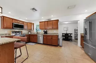 1333 Bayview Dr, Clearwater, FL 33756 - Photo 14