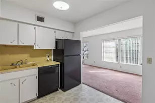2460 Persian Dr, Clearwater, FL 33763 - Photo 8