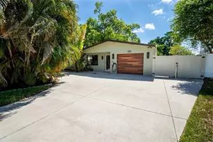 995 Emerson Dr, Dunedin, FL 34698 - Photo 1