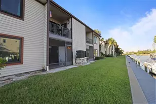 358 Moorings Cove Dr, Tarpon Springs, FL 34689 - Photo 10