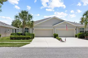 7727 Timberview Loop, Wesley Chapel, FL 33545 - Photo 2