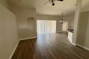 2727 Villa Dr, Valrico, FL 33596 - Photo 6