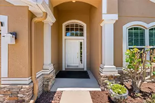 5335 Clover Mist Dr, Apollo Beach, FL 33572 - Photo 4