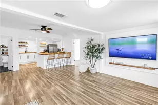 1537 39th St S, Saint Petersburg, FL 33711 - Photo 2