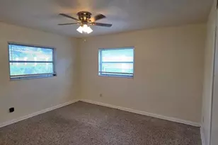 10209 N Valle Dr, Tampa, FL 33612 - Photo 12
