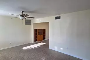 10209 N Valle Dr, Tampa, FL 33612 - Photo 2