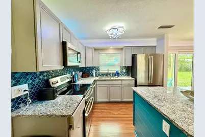 3957 Wahoo Drive SE, Saint Petersburg, FL 33705 - Photo 8