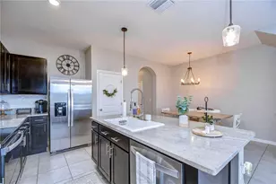 34240 Redwood Dawn Ln, Wesley Chapel, FL 33543 - Photo 20