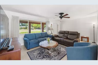 5915 46th Avenue N, Kenneth City, FL 33709 - Photo 4