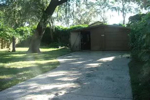 11709 Hoyt Ave, Tampa, FL 33617 - Photo 4