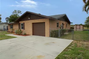 1622 17th St E, Bradenton, FL 34208 - Photo 6