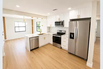 8120 7th Street N, Saint Petersburg, FL 33702 - Photo 6